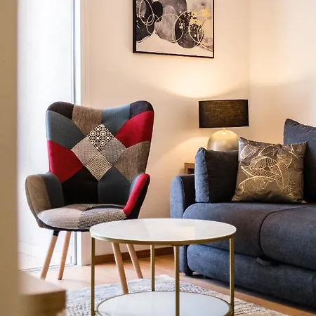 Golden View 7 公寓 *