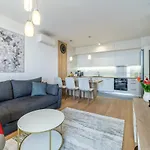 Διαμέρισμα Golden View 7 *