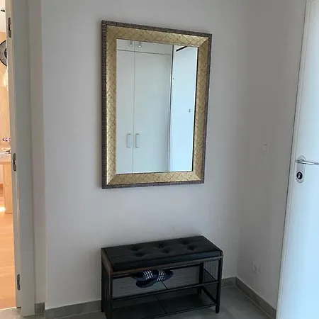 Golden View 7 *