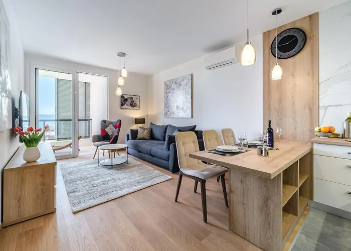 Golden View 7 アパート