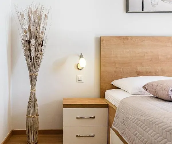 Golden View 7 Apartament *