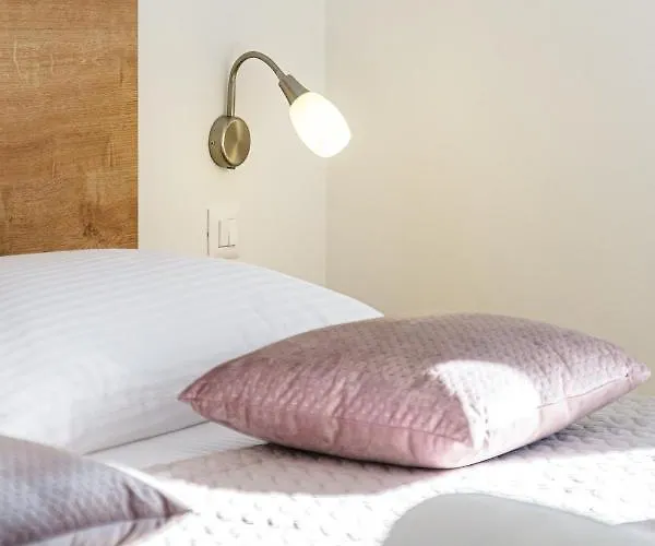 Golden View 7 * Split