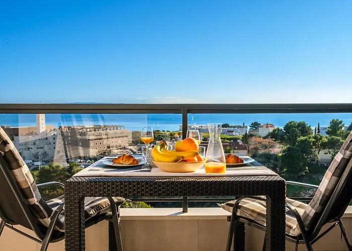 Golden View 7 * Split